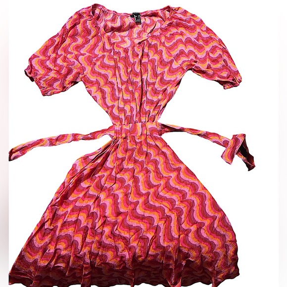 Pretty Summer Dress - Picture 1 of 6